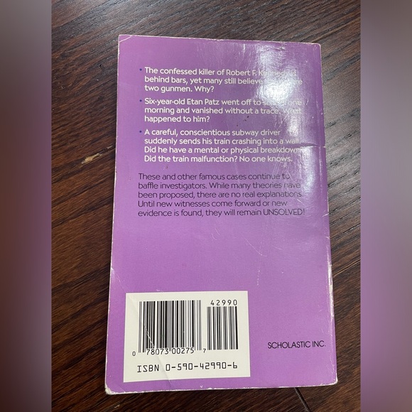 Unsolved! Famous Real-Life Mysteries by George Sullivan - Picture 2 of 3